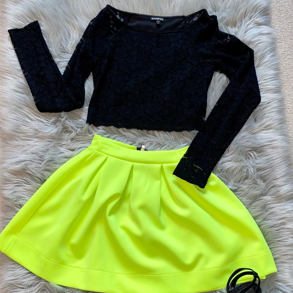 Black Lace Cropped Top!